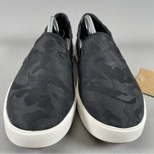 OluKai Lae'ahi Pa'i Black Camo Slip-On Men’s 10.5